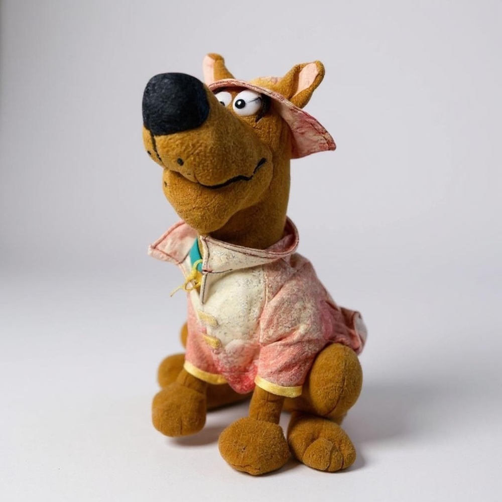 Vintage 1998 Scooby-Doo Plush Cartoon Network Red Raincoat Brown Dog 13" Rare